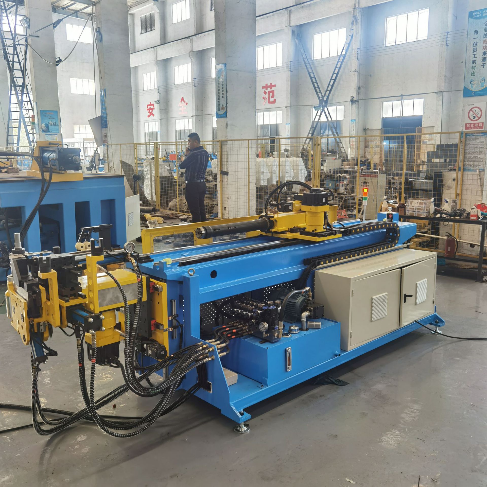 38四轴两层弯管机 伺服送料方管圆管不锈钢管高精度全自动弯管机