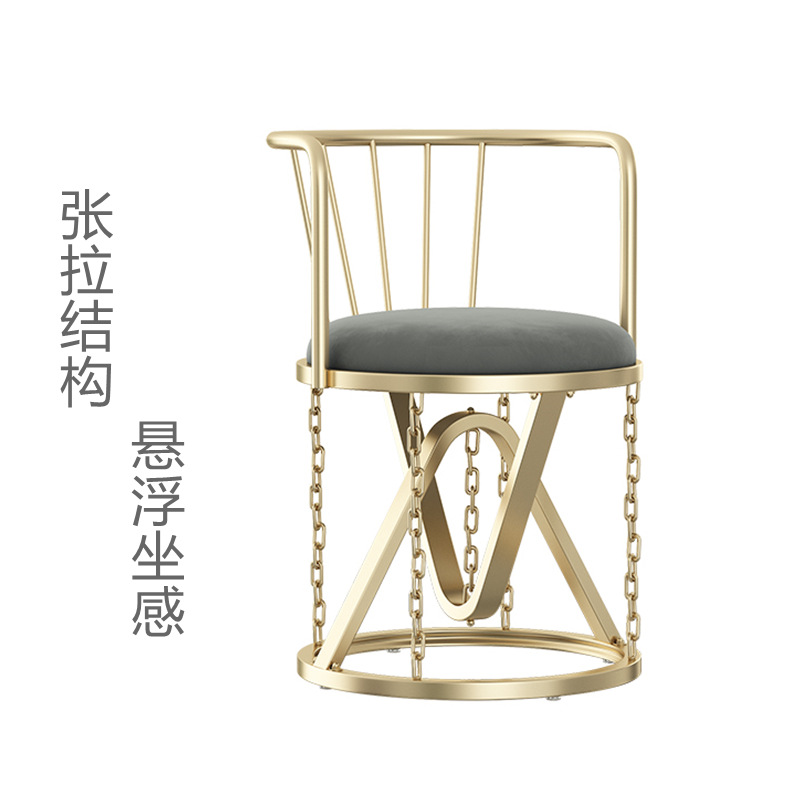 创意休闲餐椅悬浮效果张拉结构铁艺靠背摇椅视觉反重力酒吧沙发椅