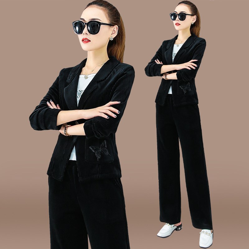 金丝绒运动套装女春秋2021新款灯芯绒时尚洋气宽松休闲西服三件套