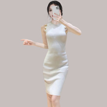 白色小香风连衣裙夏季新款高端气质名媛针织无袖紧身小个子包臀裙