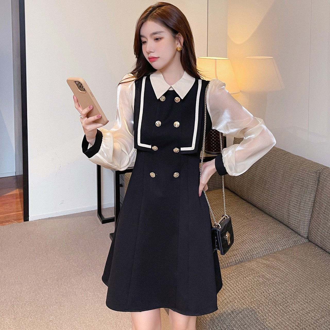 2022秋季新款法式气质小香风撞色拼接a字长袖连衣裙显瘦小黑裙女