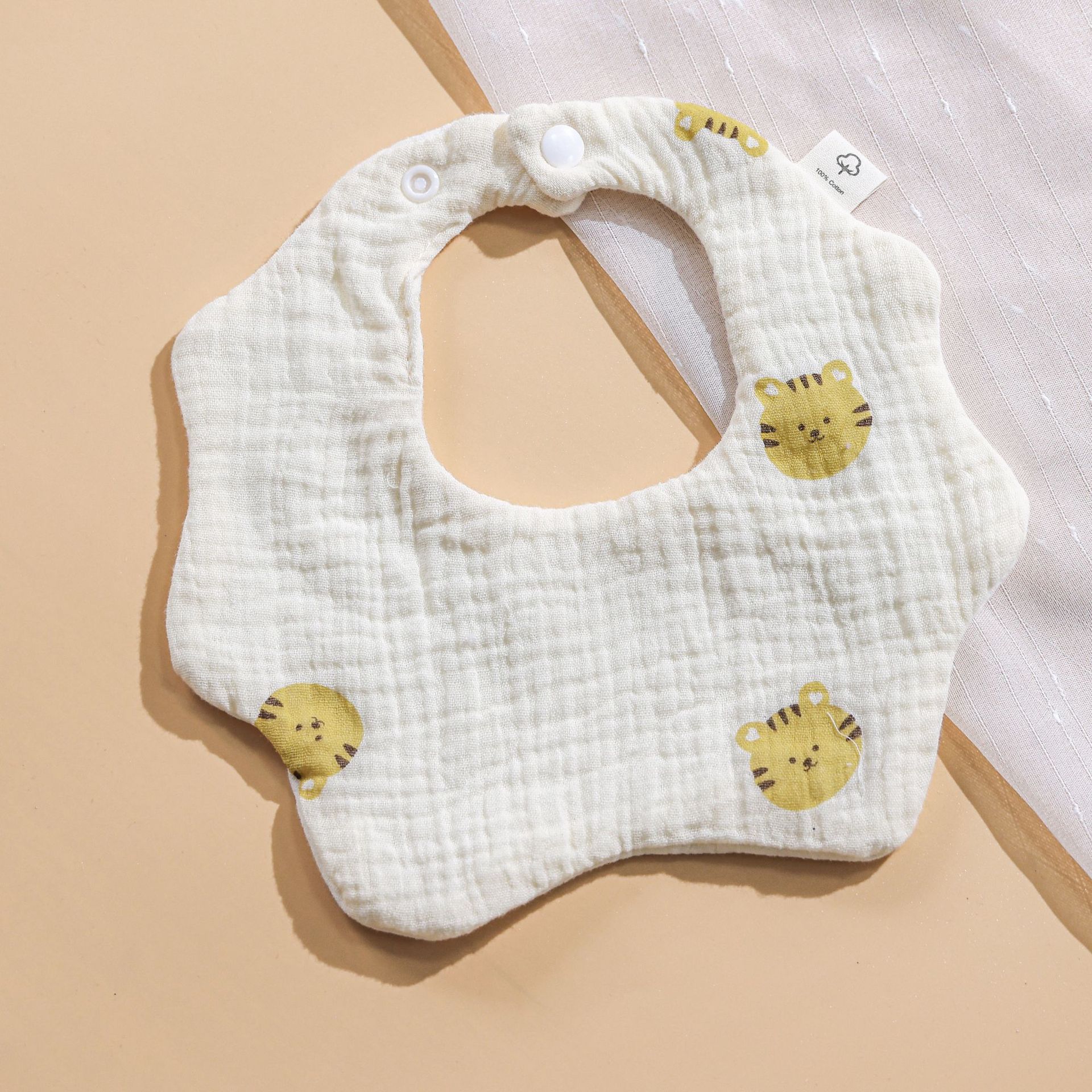 Petal Bib Baby Gauze Bibs Pure Cotton Class a Saliva Towel Baby Milk Spilt Prevent 360 Degrees Newborn Bib