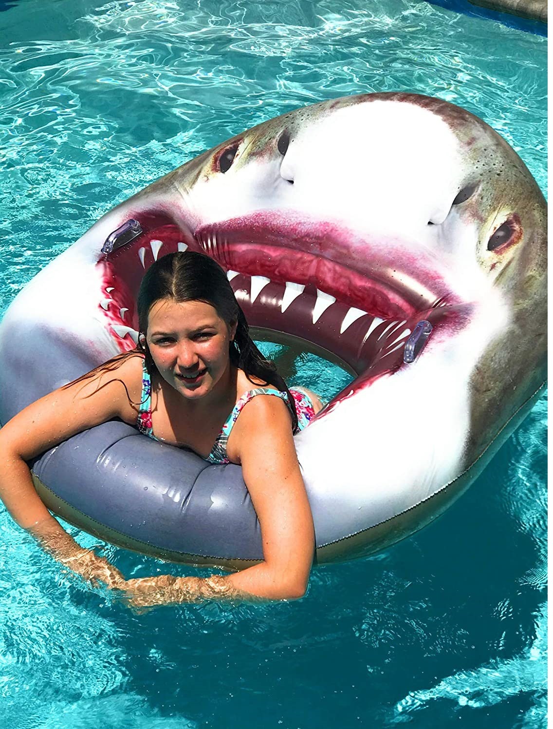 厂家销售pvc充气鲨鱼嘴浮排游泳圈水上成人充气玩具