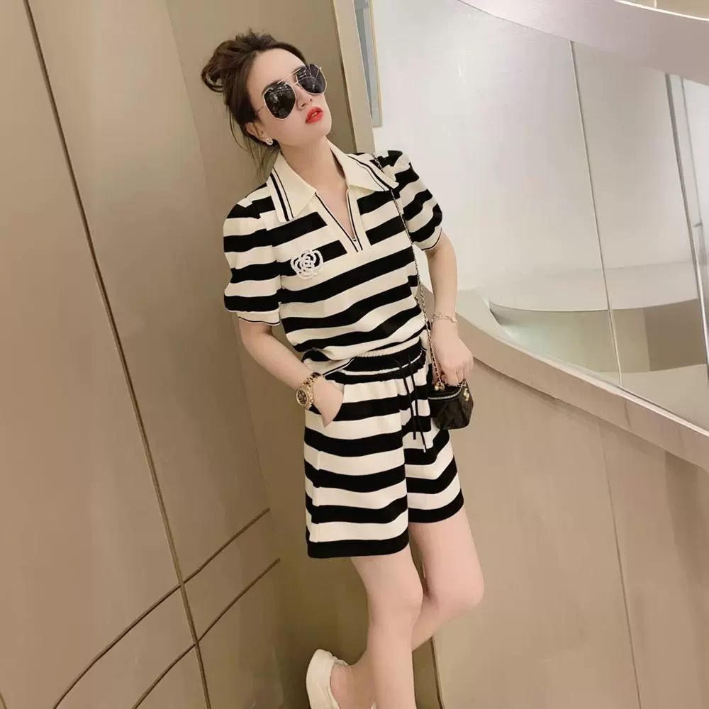 夏季休闲运动套装女图片