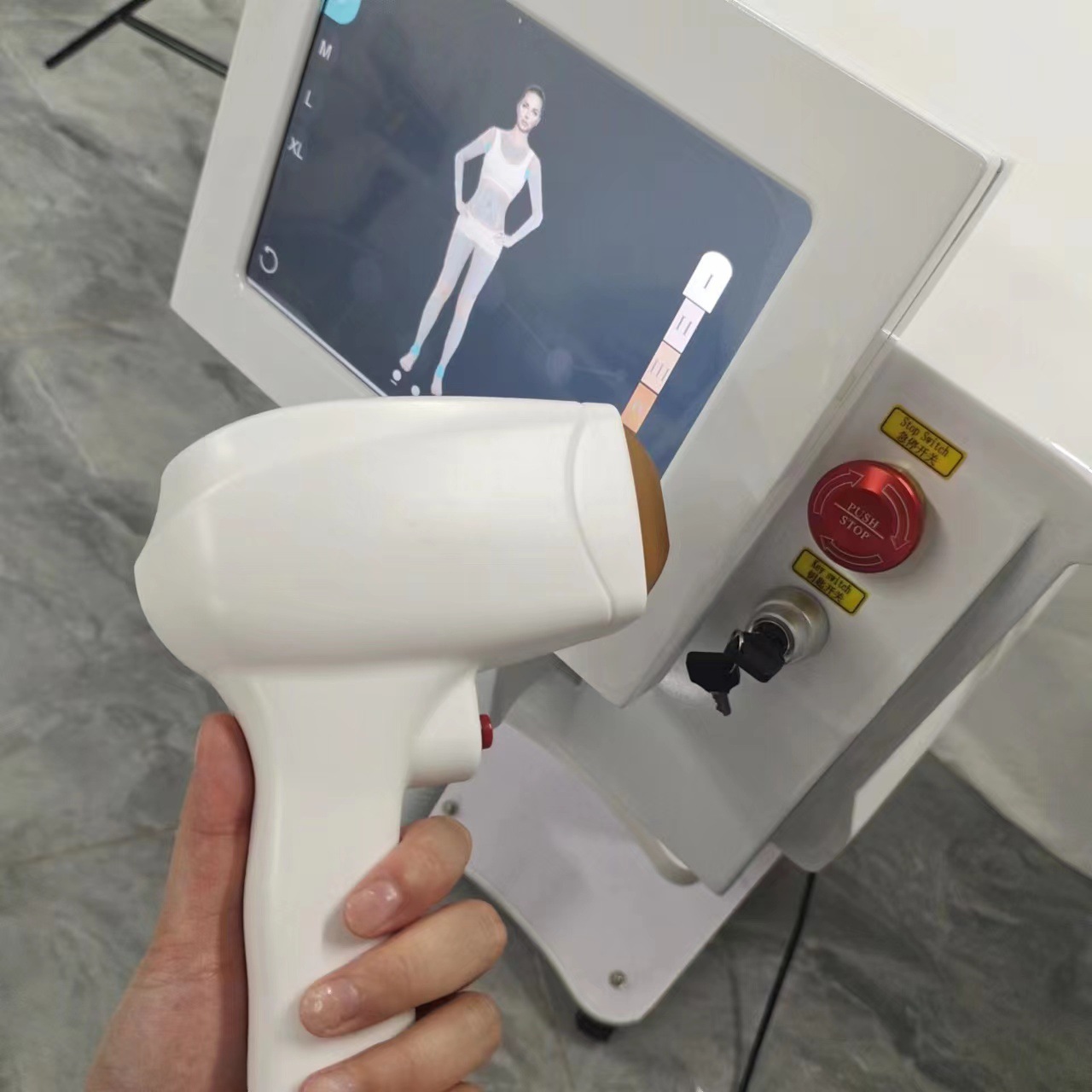 外贸款808女高音光子嫩肤仪三波段 冰点脱毛 810专业美容院仪器