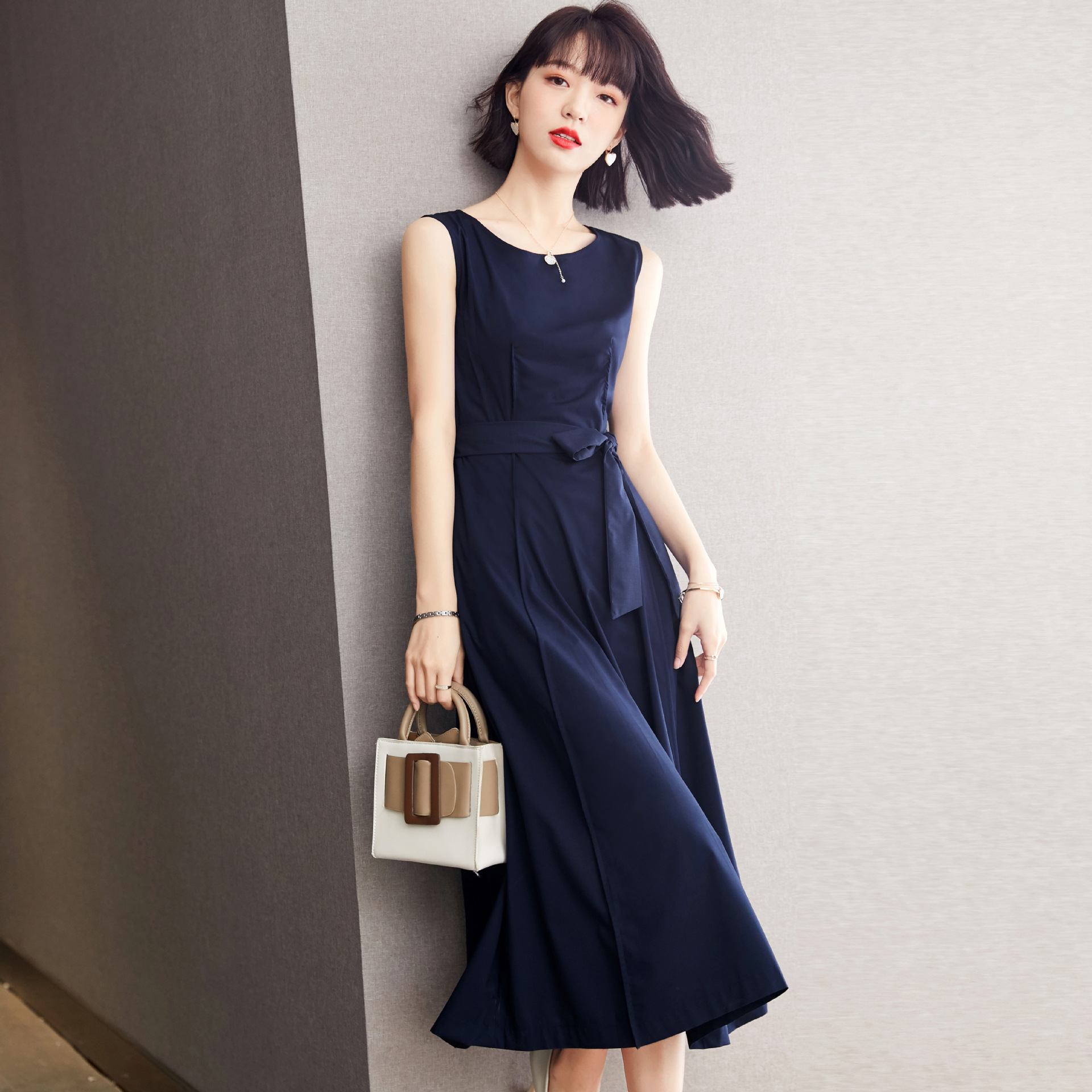 藏青色高腰a字背心长裙子2021夏季新款收腰显瘦气质无袖连衣裙女