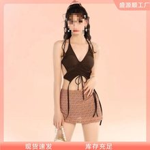 泳衣2023新款女分体全露背比基尼挂脖性感纯欲小胸聚拢海边。