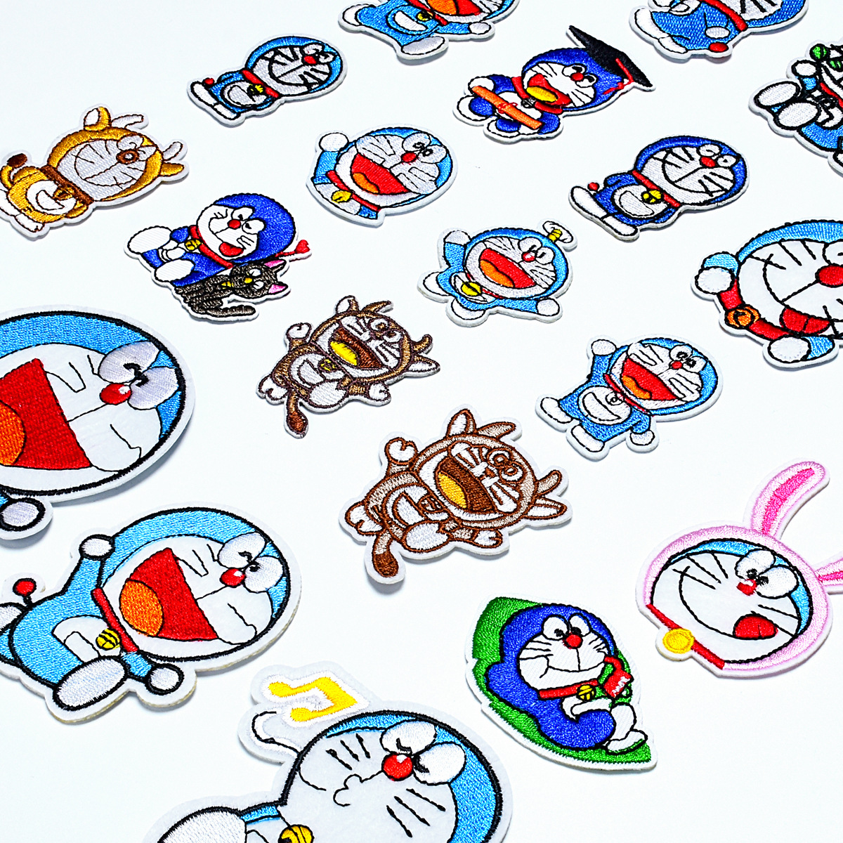 哆啦a梦刺绣布贴叮当猫卡通补丁贴电脑绣花标机器猫动漫人物配饰