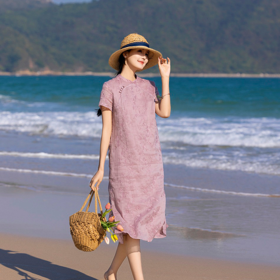 2024春夏新款苎麻刺绣女装 旅行文艺立领短袖袖中长款连衣裙女