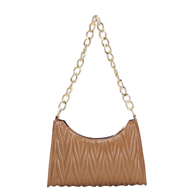 High-Grade Pleated Chain Bag Women's Underarm Bag Trendy Bag Bugs Baguette 2023 New Shoulder Bag Solid Color Bags with Gold Chain