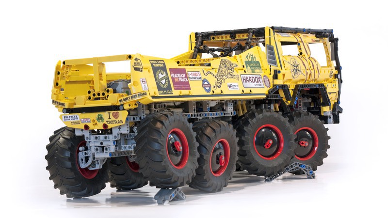 国产积木兼容乐高科技太拖拉tatra t813 8x8越野攀爬卡车moc49990
