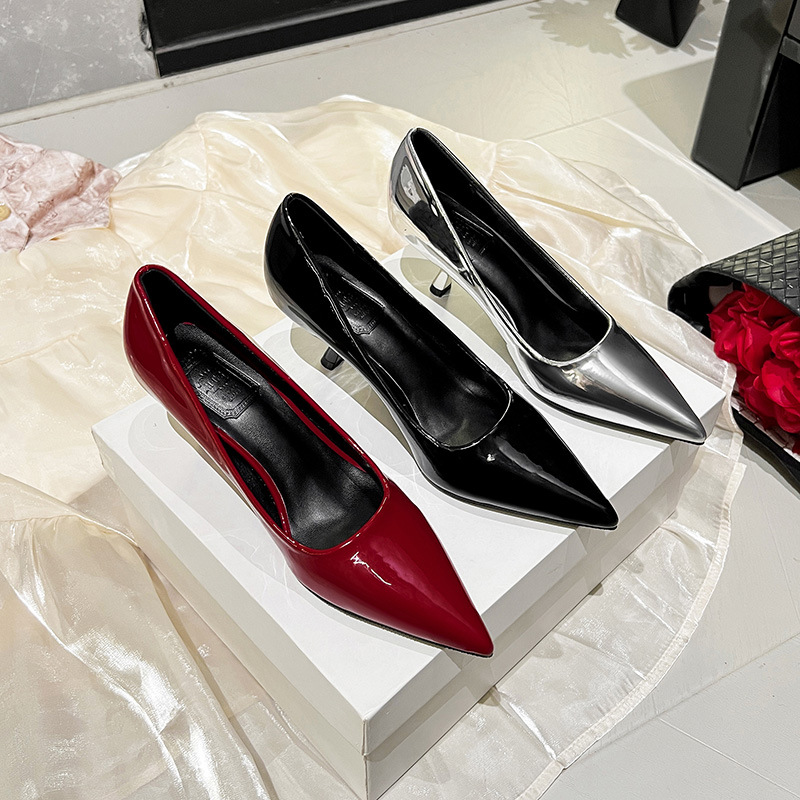 高跟尖头浅口单鞋女细跟亮皮2024春季走秀款纯色真皮红色高跟鞋