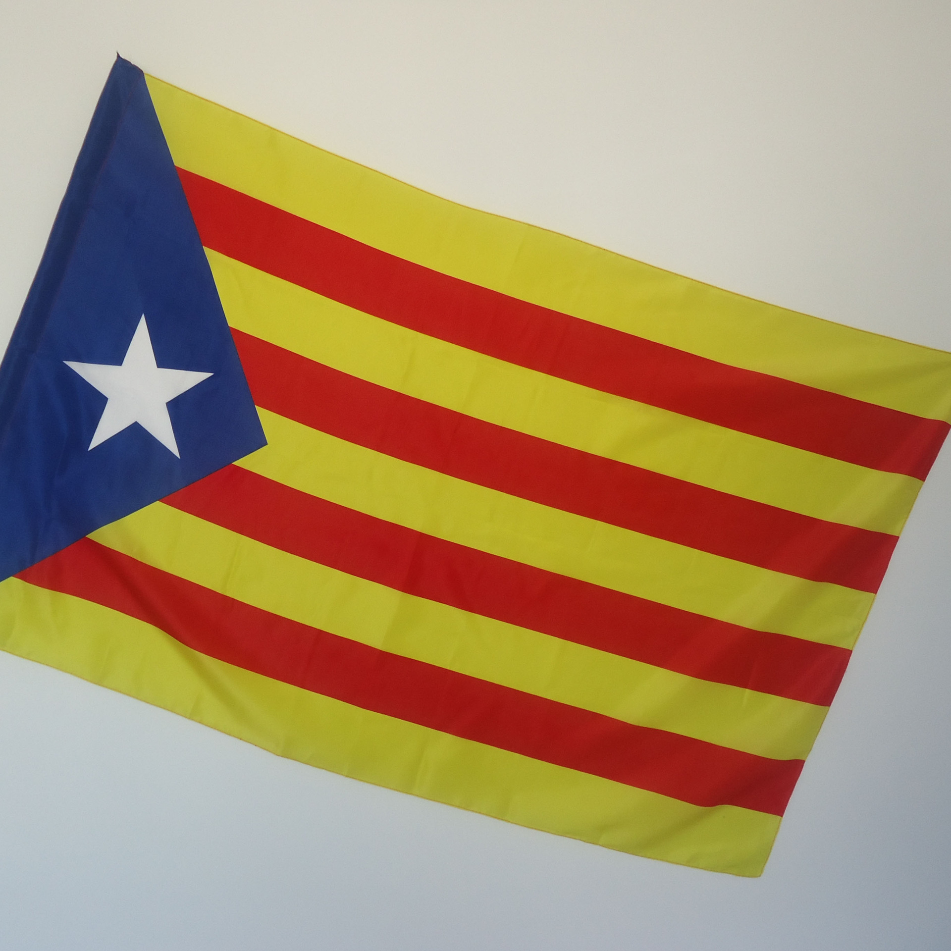 【厂家供应】西班牙巴塞罗那城市旗大区旗球迷节日广告大选旗帜