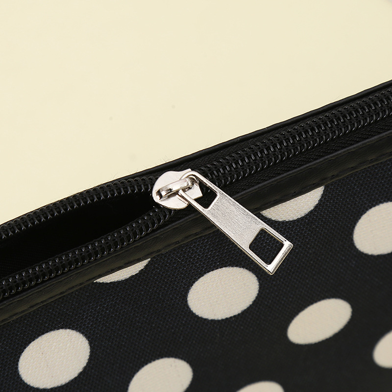 Cross-Border Hot Sale Classic Polka Dot Fabric Cosmetic Bag Waterproof Portable Zipper Wash Bag Simple Phone Key Case