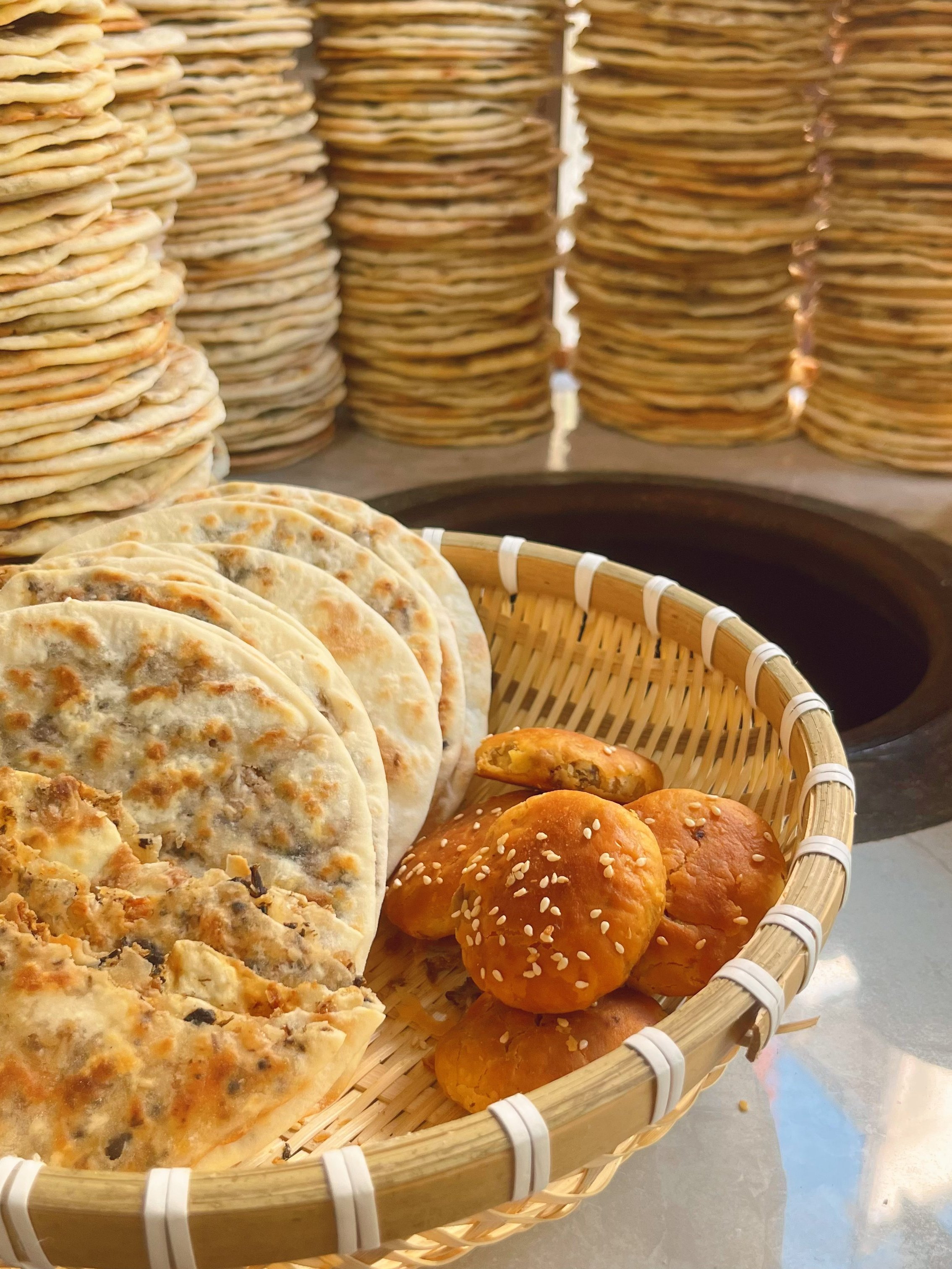 梅干菜饼锅盔梅菜扣肉饼黄山特产烧饼零食小吃早餐食品安徽美食