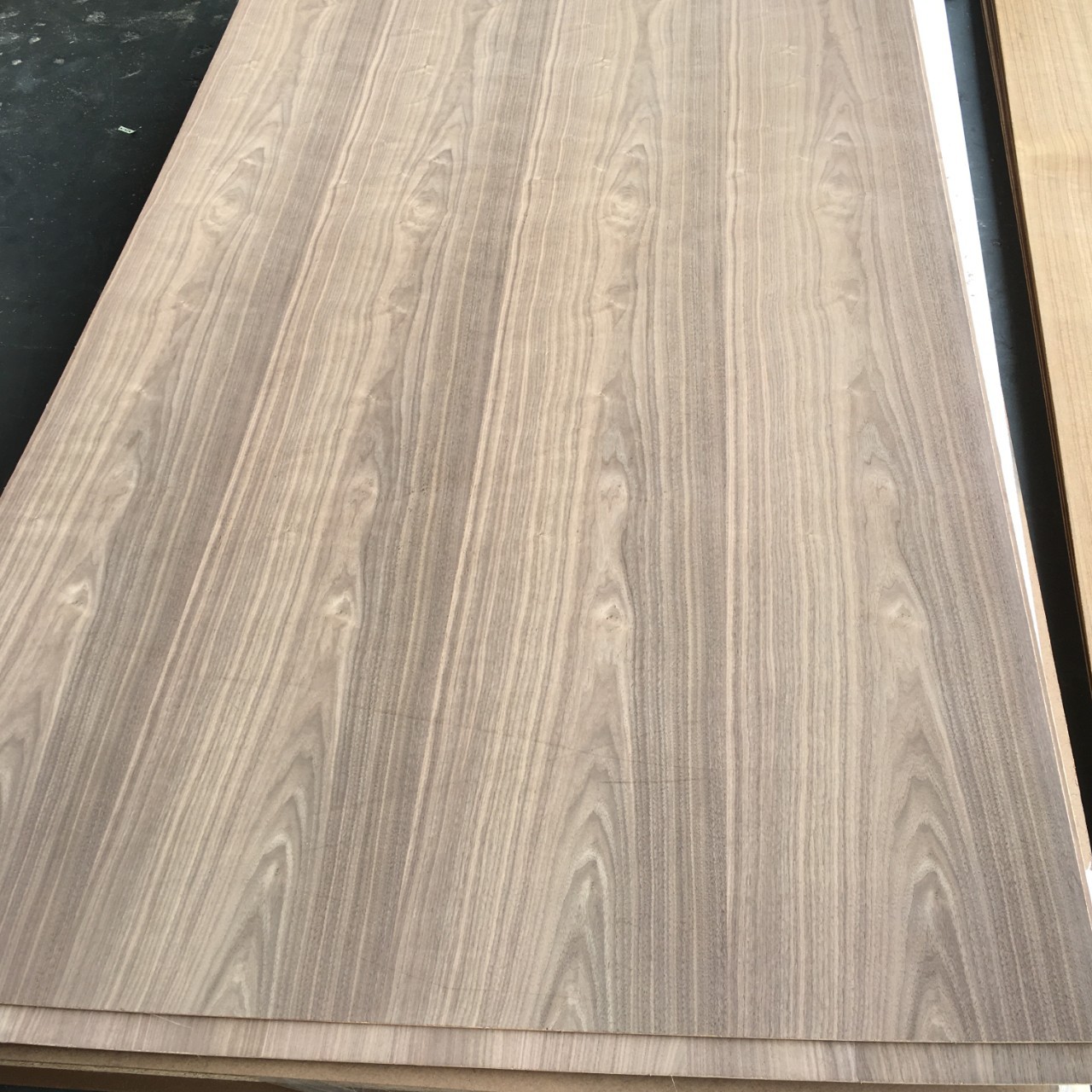 饰面板 柚木饰面板 高端天然50丝厚皮 豪宅装修上档次柚木饰面板