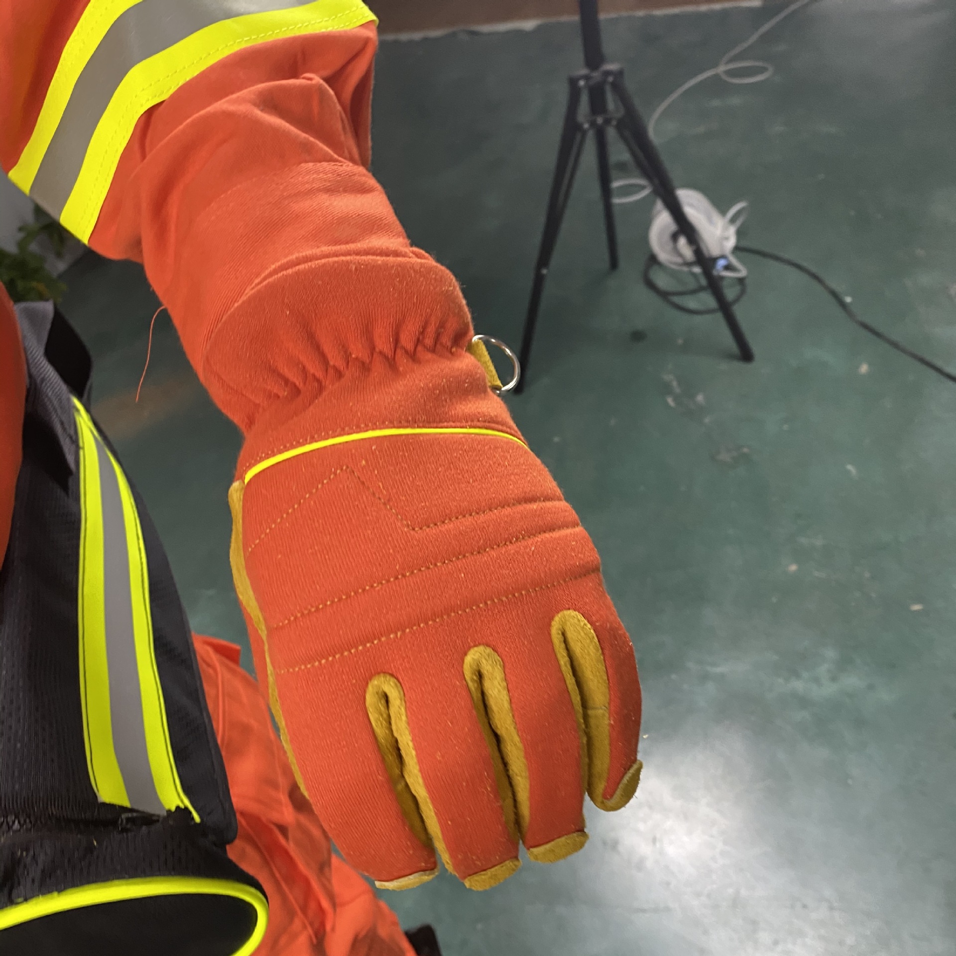 抢险救援手套消防员应急救援阻燃耐高温防穿刺耐磨隔热手套