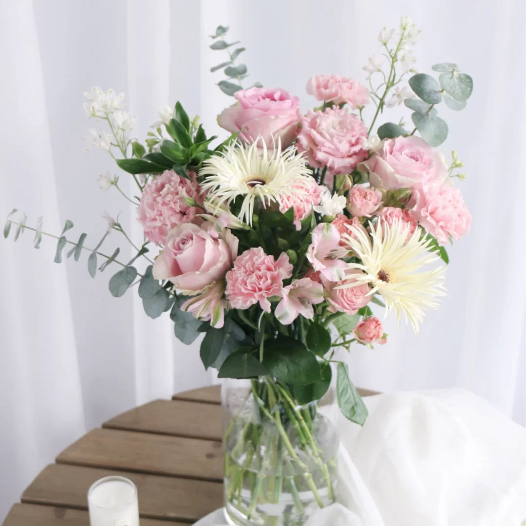 真花云南直发混搭花束创意礼物玫瑰花康乃馨鲜花家用水养办公插花