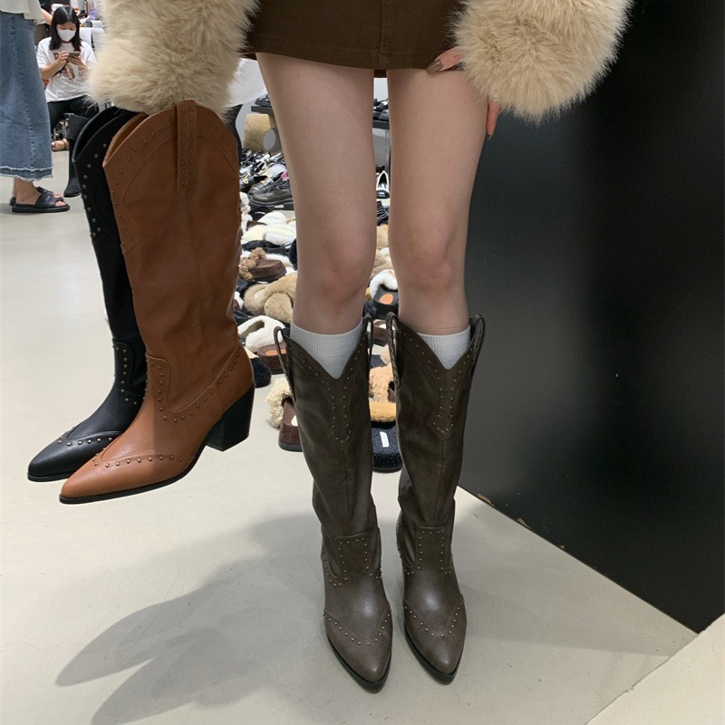 欧美复古辣妹风帅气尖头粗跟长筒骑士靴铆钉粗筒不过膝中跟长靴女