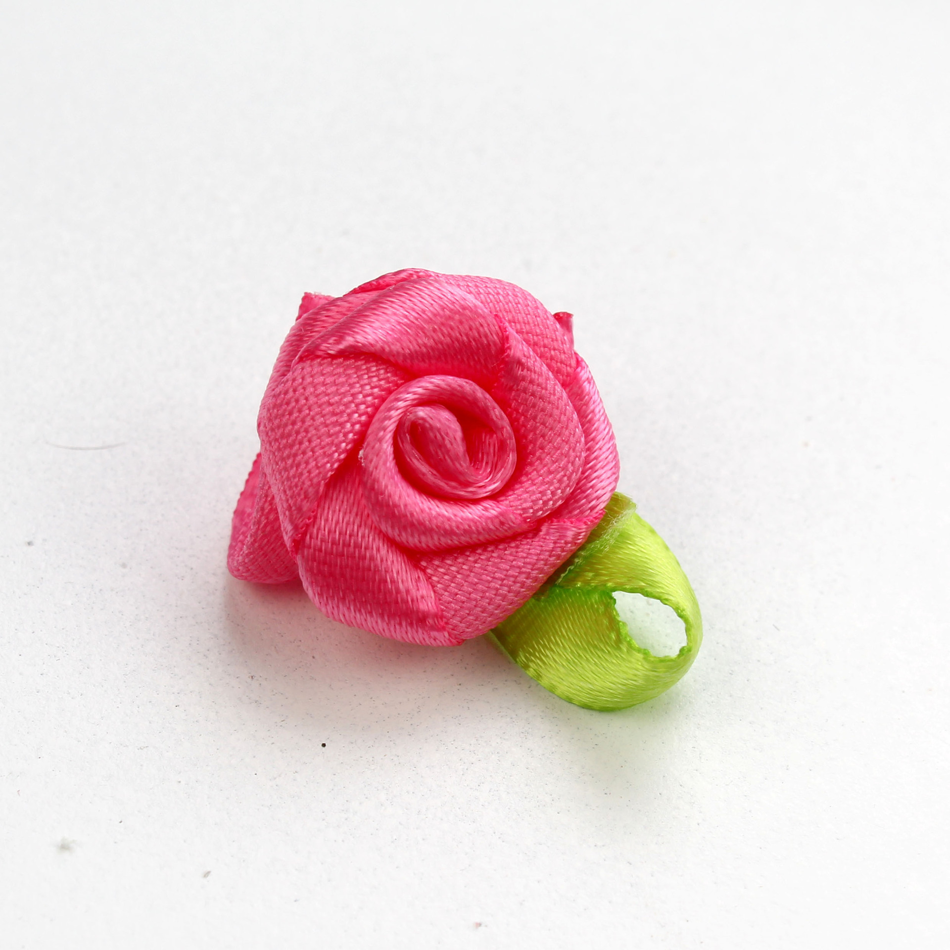 现货3cm丝带小花加叶玫瑰花diy丝带花配件缎带蝴蝶结绿叶小玫瑰花