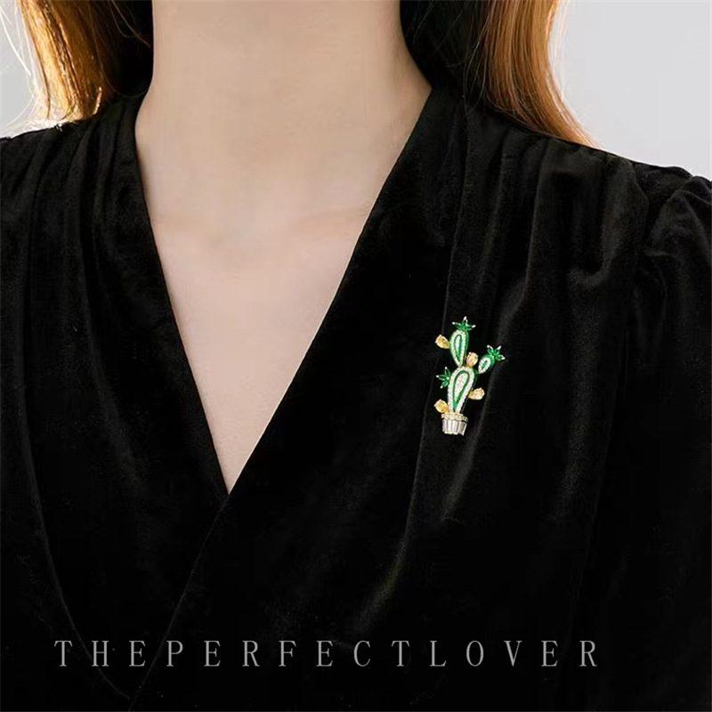 Korean Style Micro Inlaid Zircon Cactus Brooch Exquisite High-End Creative Personalized Fashion Corsage Ins Accessories