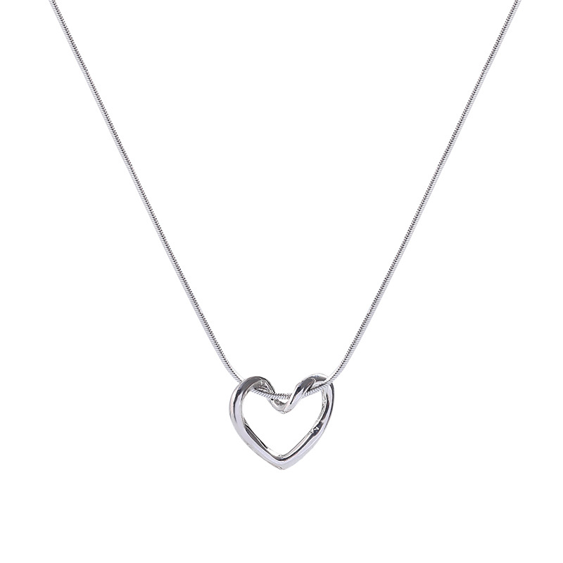 Silver Titanium Steel Chain Butterfly Heart Necklace for Women Ins All-Match Niche Design Necklace Pendant Ornaments Wholesale