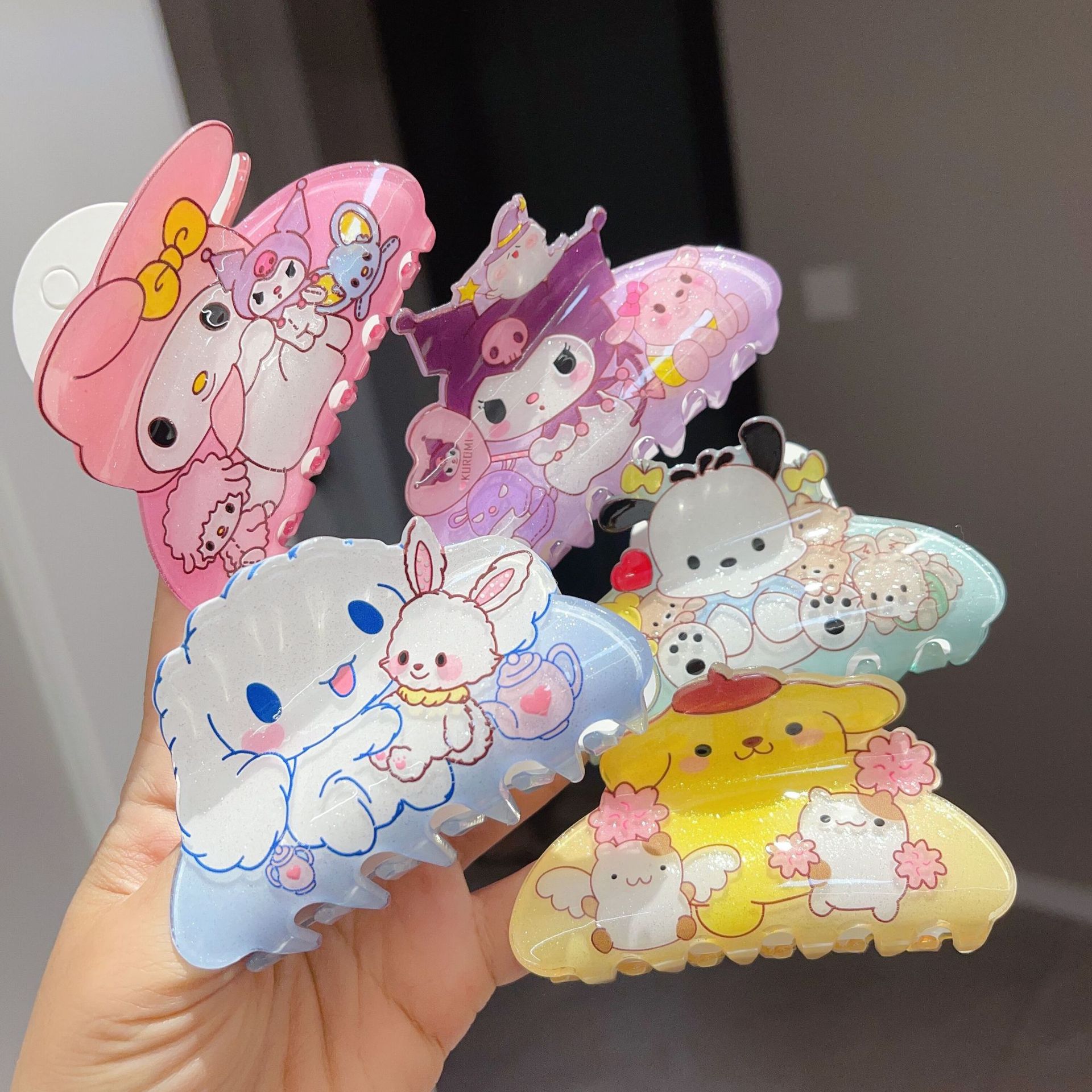 One-Piece Sanrio Grip Cartoon Cinnamon Automatic Feeder for Dog Hair Claw Internet Celebrity Bath Back Head Hair Claw Student Girl Half Hairpin