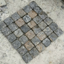 厂家供应马蹄石 弹石小块石公园路铺方块石芝麻白花坛石建筑用石