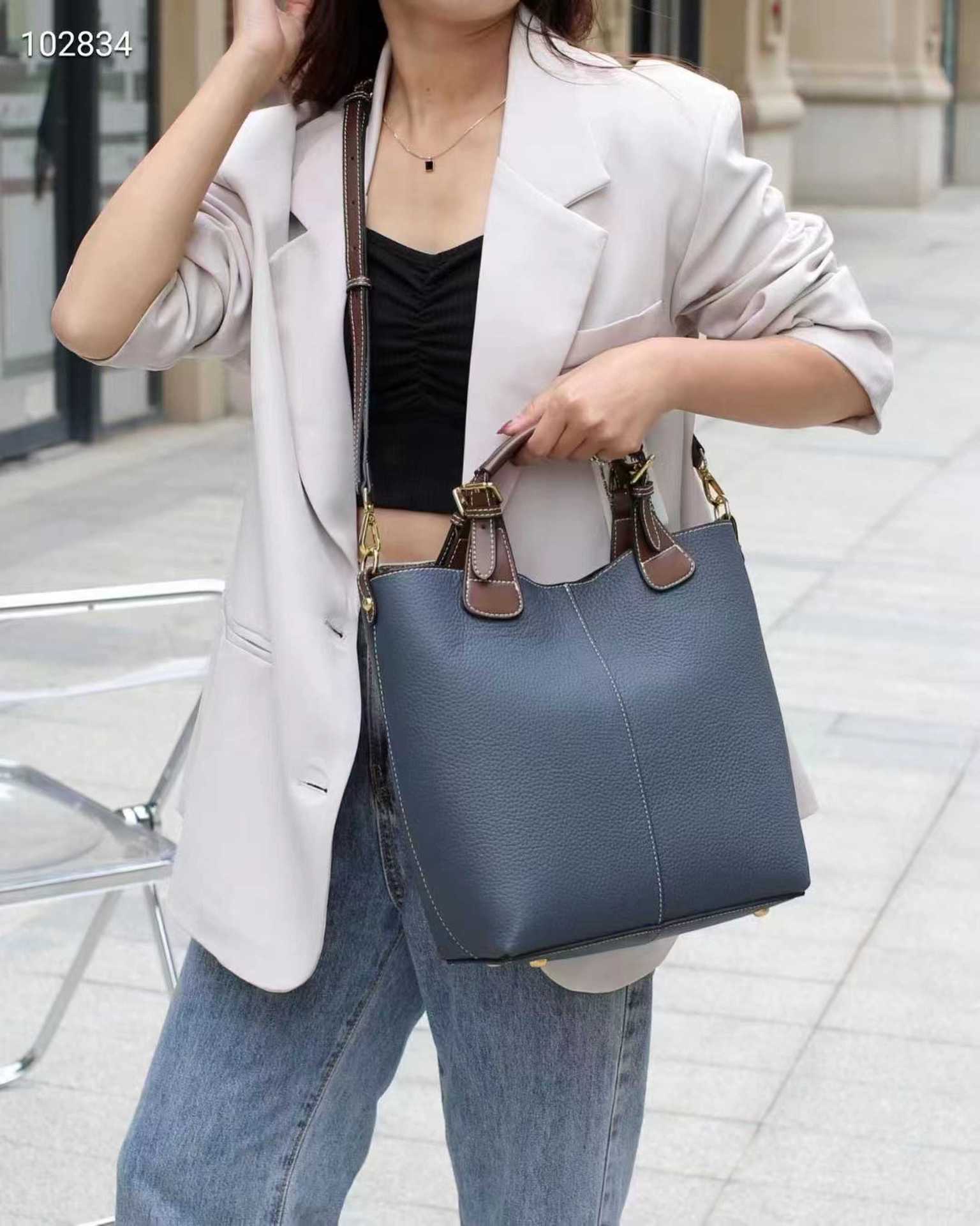 Lady Genuine Leather Bag 2022 New Large Capacity Crossbody Portable Bucket Bag First Layer Cowhide Son Mother Shoulder Bag Women