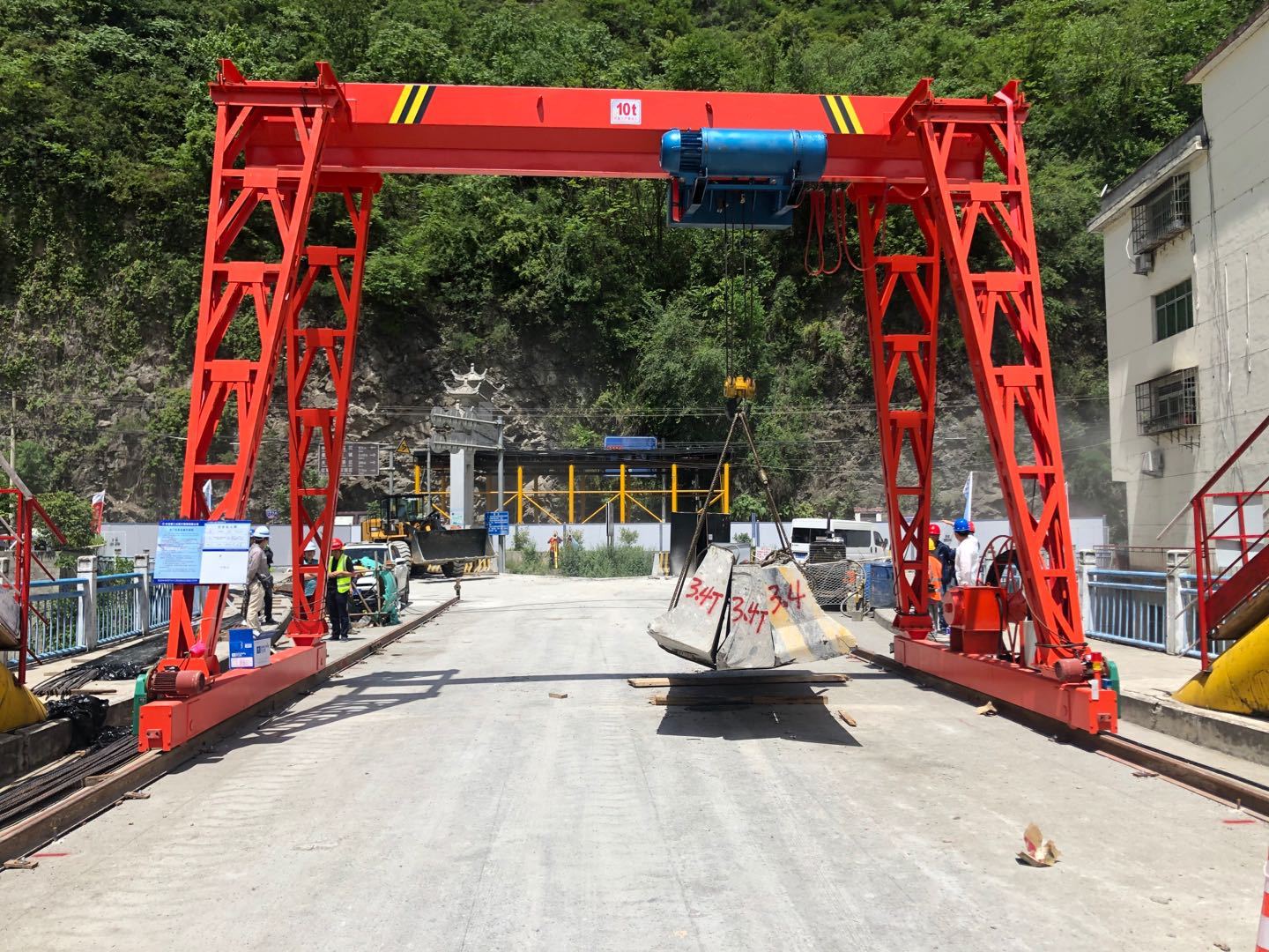 起重机电动地梁运行跑车行车端梁龙门吊天车电动葫芦地梁2吨5吨