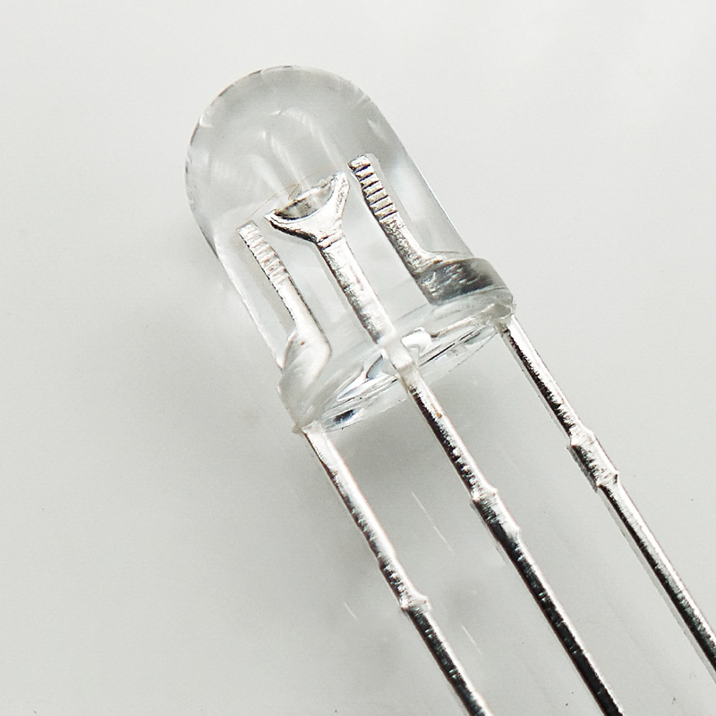 发光二极管700nm/705nm f3 树脂直插发射管 120mw红外led ±12度