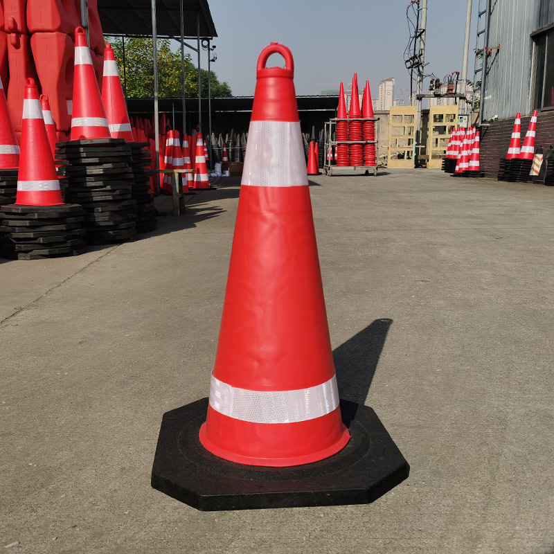 70cmeva发泡高亮反光高速路交通专用路锥不倒翁警示桶安全雪糕筒