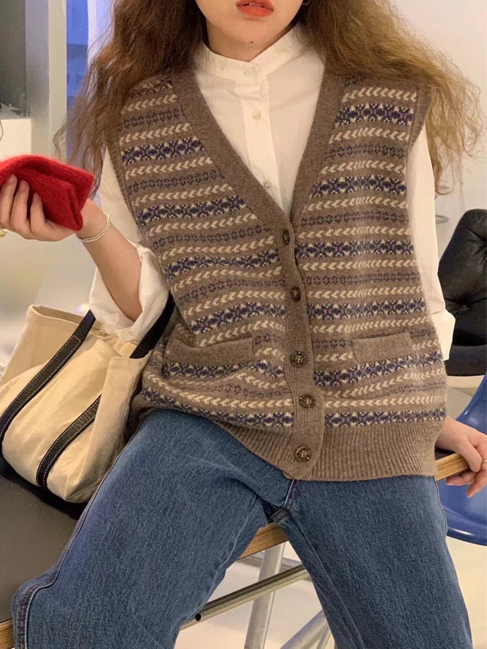 2022shaner羊毛针织开衫休闲复古提花无领单排扣背心毛衣女