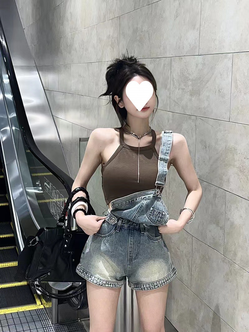 美式单肩牛仔背带裤女2024夏季新款高腰洋气拼接不规则阔腿短裤潮