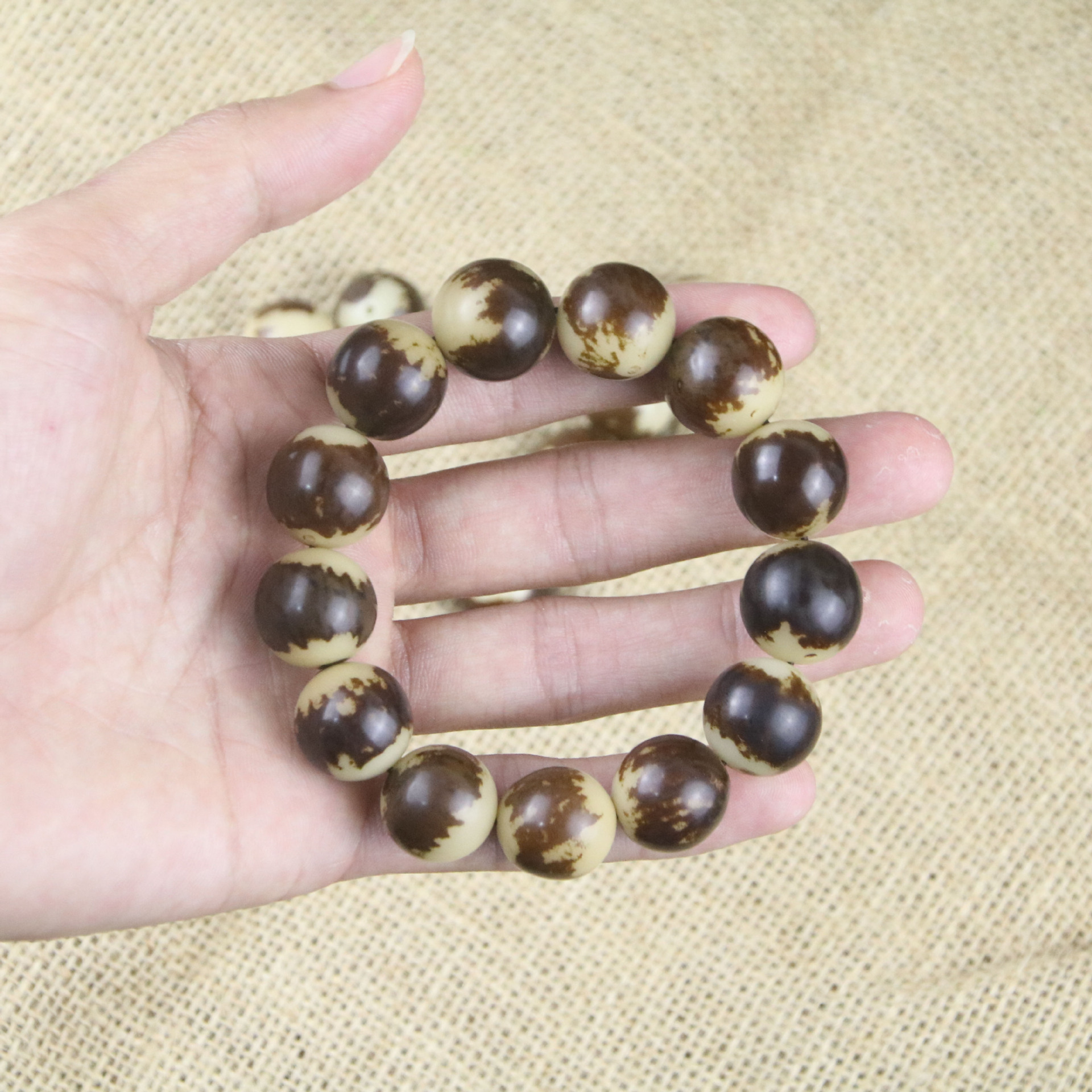 虎斑小花根15mm正圆佛珠手串 白菩提根双面莲花手链