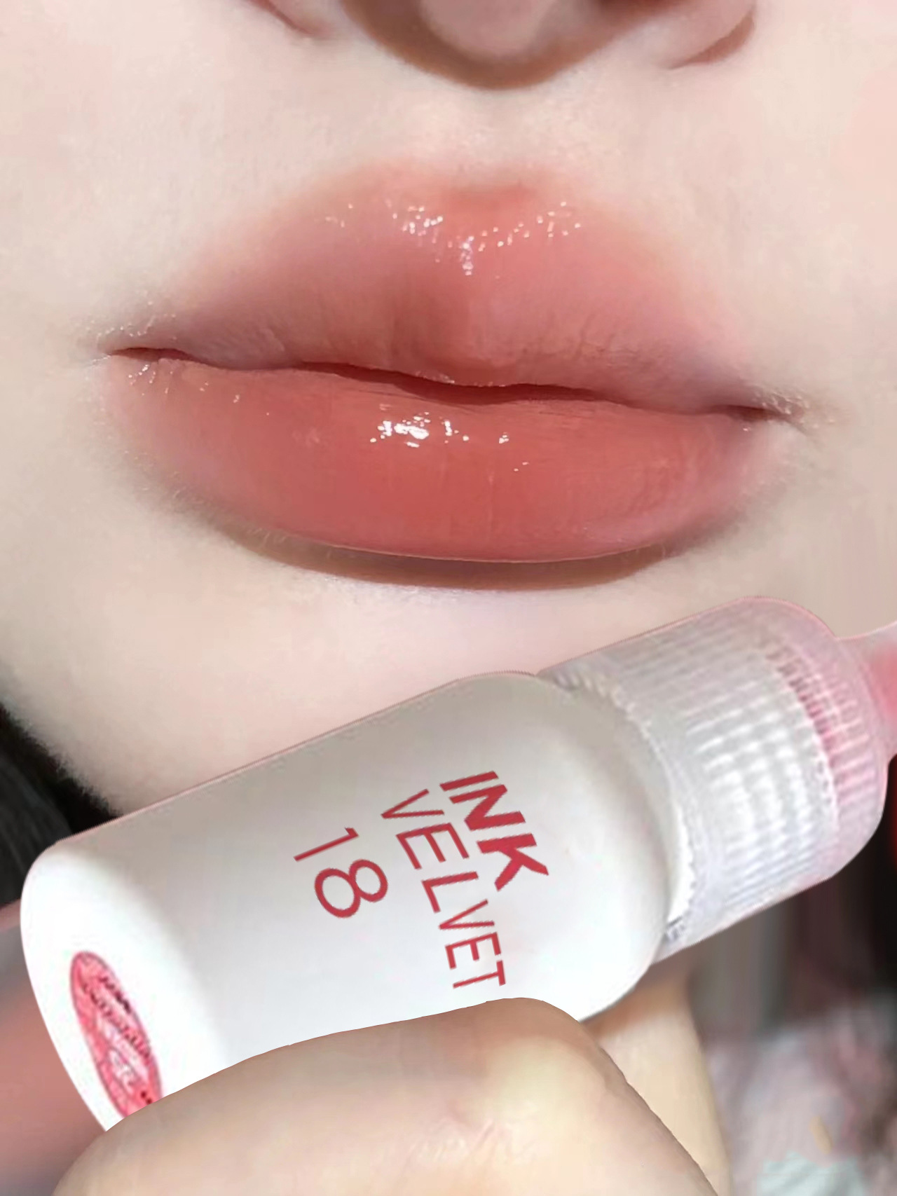 Small Feeding Bottle Lip Lacquer Mirror Water Light Full Lips Glass Lip Moisturizing Spring and Summer Light Pink Niche Lipstick Cheap Student