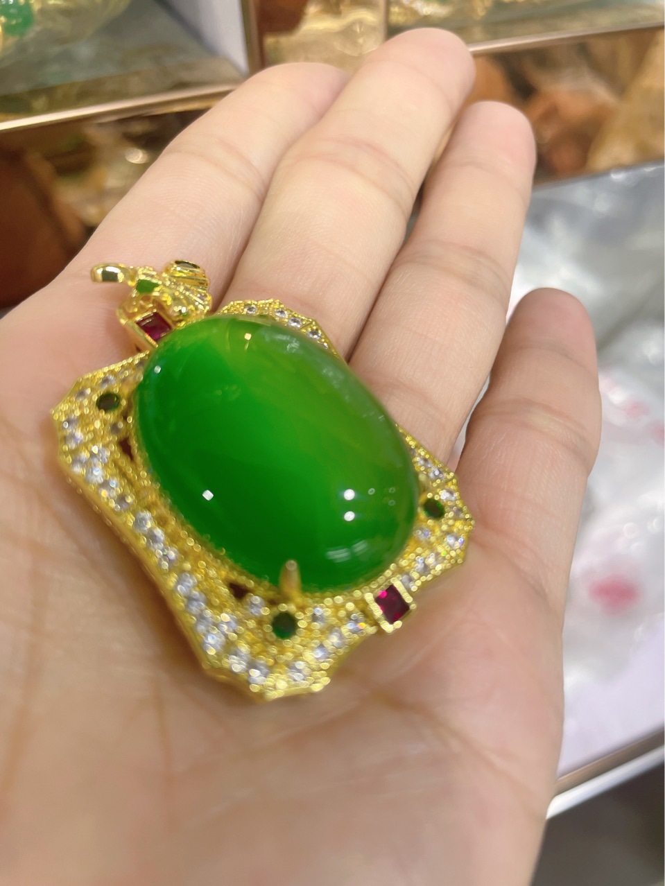 大号 冰种帝王绿玉髓鸽子蛋吊坠玛瑙项链工厂批发-阿里巴巴