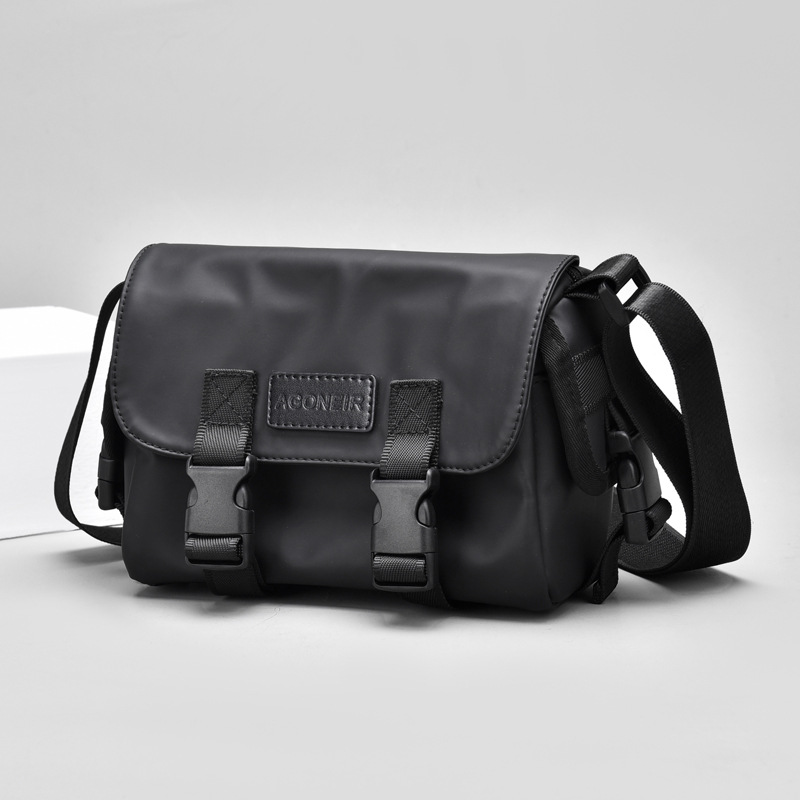 新款男士时尚休闲斜挎包机车潮流单肩包通勤工厂批发直发-阿里巴巴
