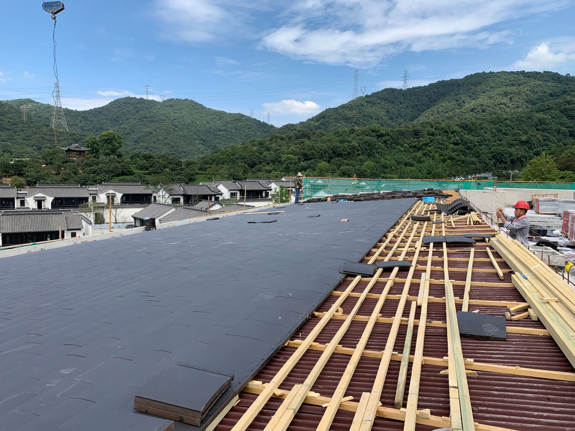 进口陶瓦园林庭院别墅屋顶屋面瓦新型屋面系统承接屋面改造