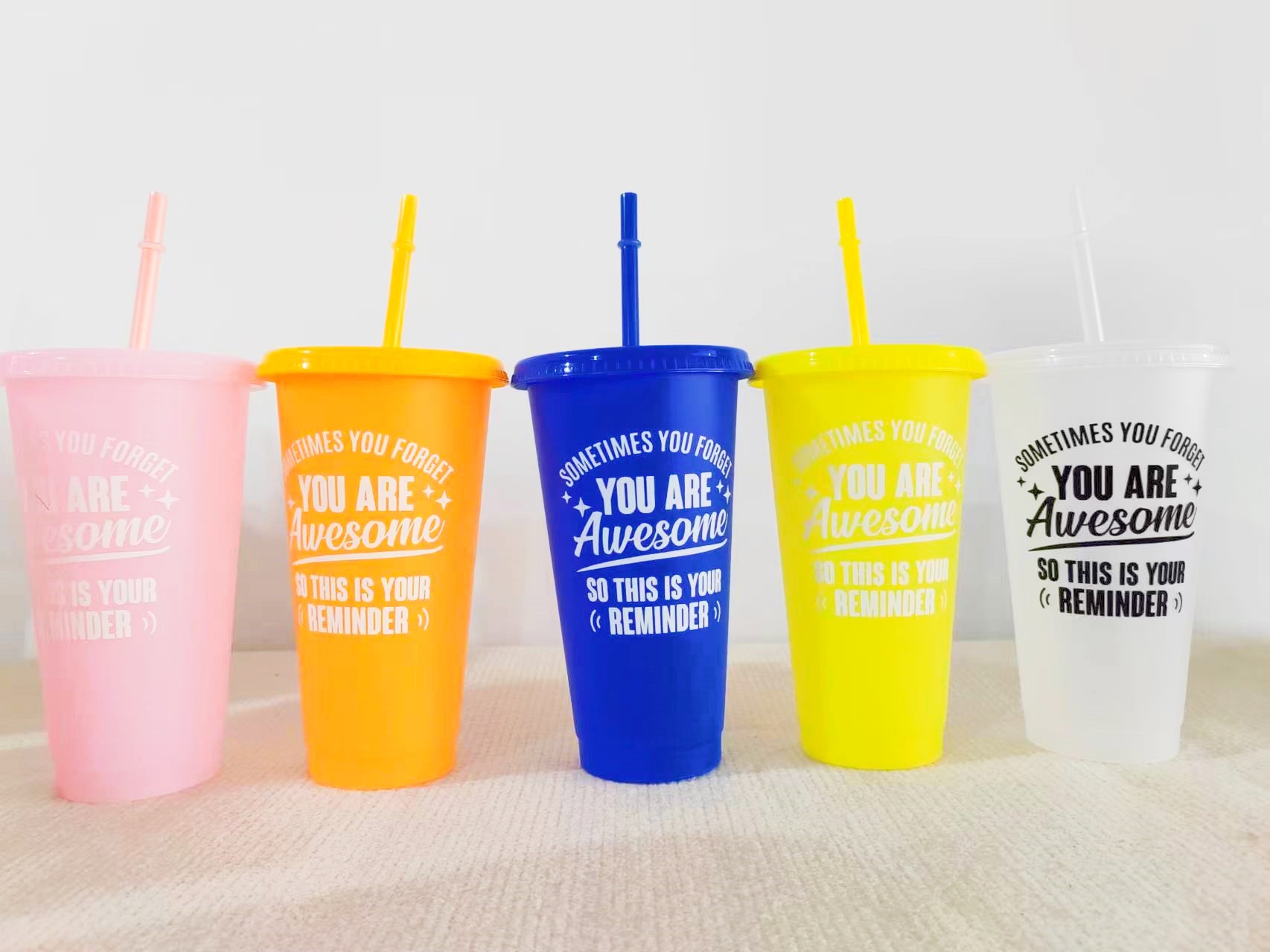 Amazon Popular Colorful Multi-Color Single Layer 710M Large Capacity Pp Plastic Straw Cup Fashion Water Cup Wholesale