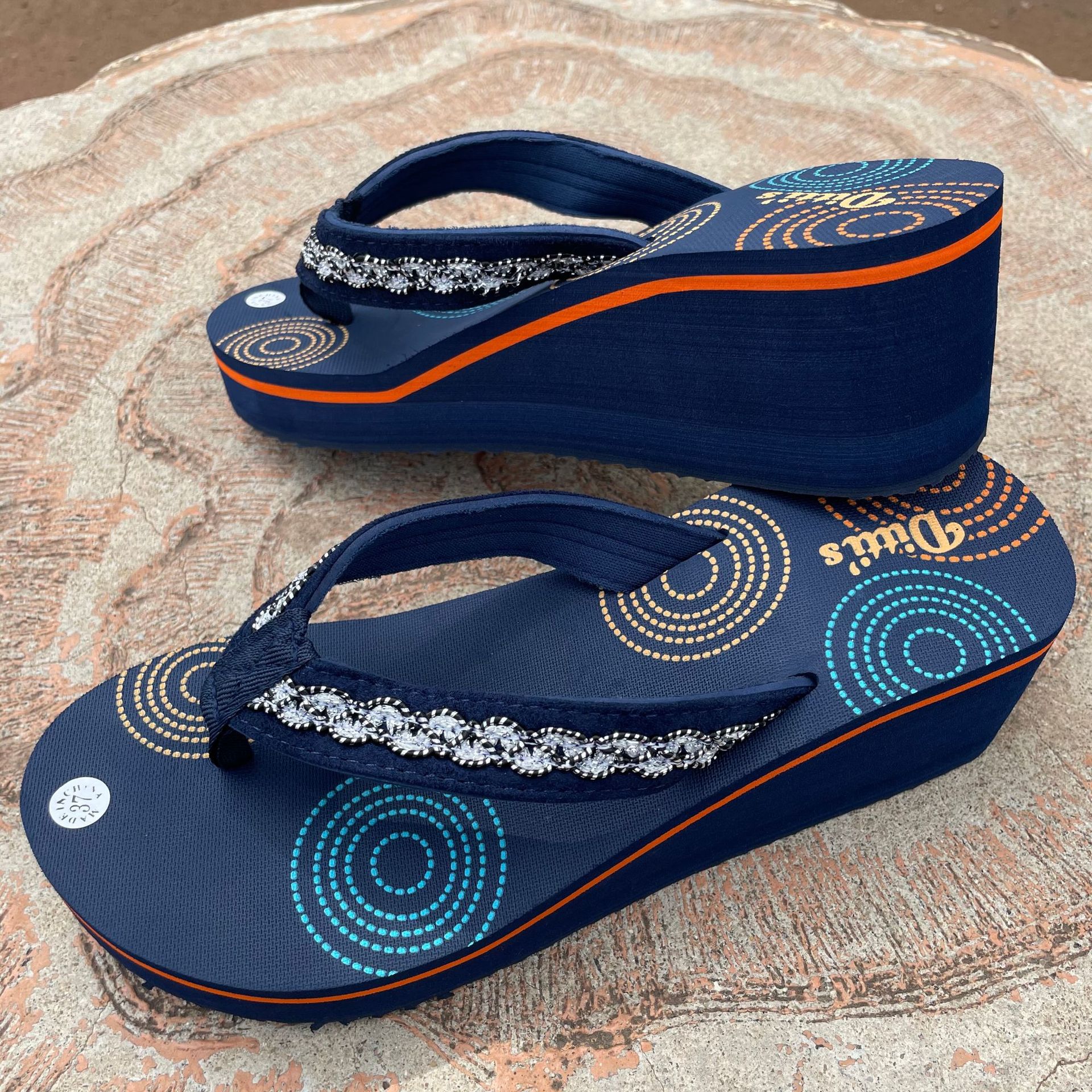 越南女高跟人字拖鞋厚底休闲时尚度假女拖时尚新款外穿百搭高跟鞋