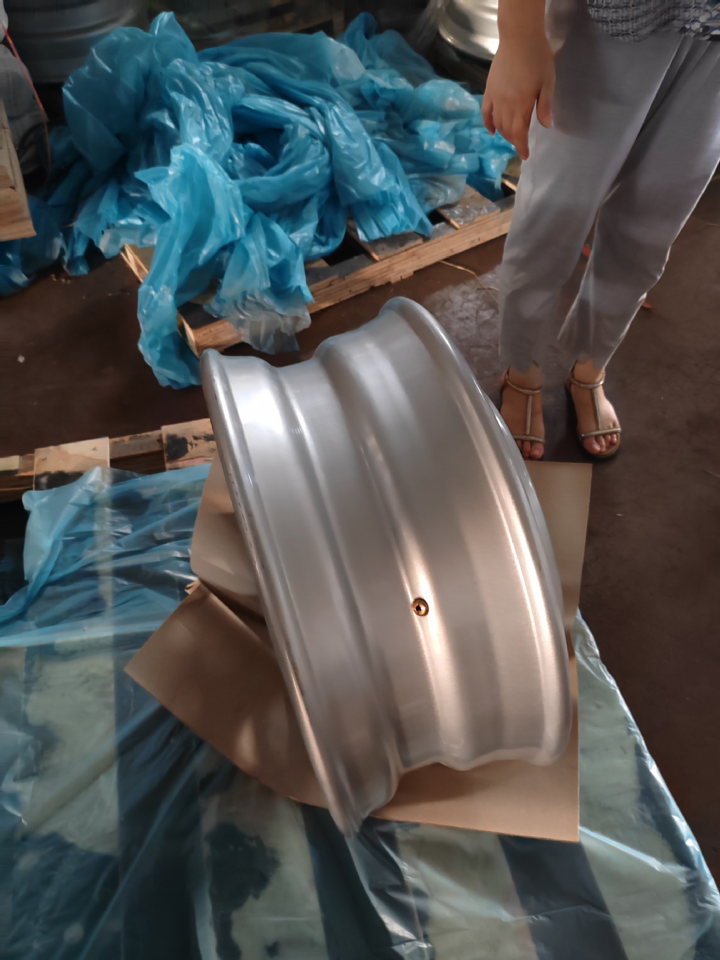 卡车大货车钢圈轮毂9.0真空钢圈 防爆胎轮毂 8.25-22.