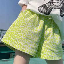 韩国2024夏新款时尚个性荧光绿色豹纹牛仔短裤女A字阔腿休闲热裤
