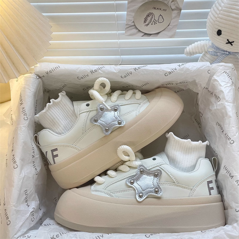 松糕底银色星星丑萌小白鞋女2024新款百搭圆头软底休闲学生板鞋子