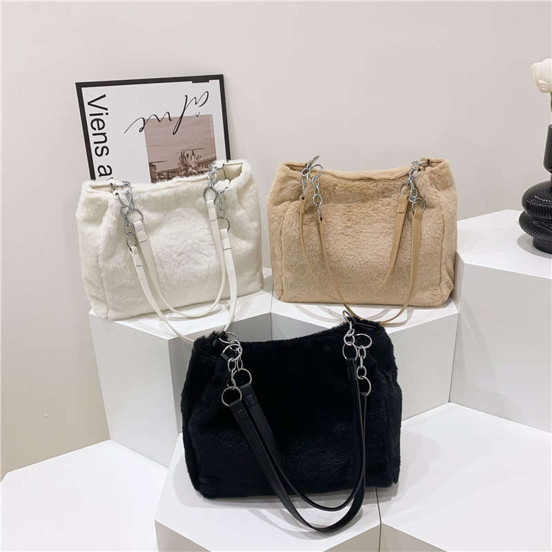 Foreign Trade Popular Simple Sense Small Bag Female 2022 New Autumn and Winter Texture Furry Messenger Bag Handbag