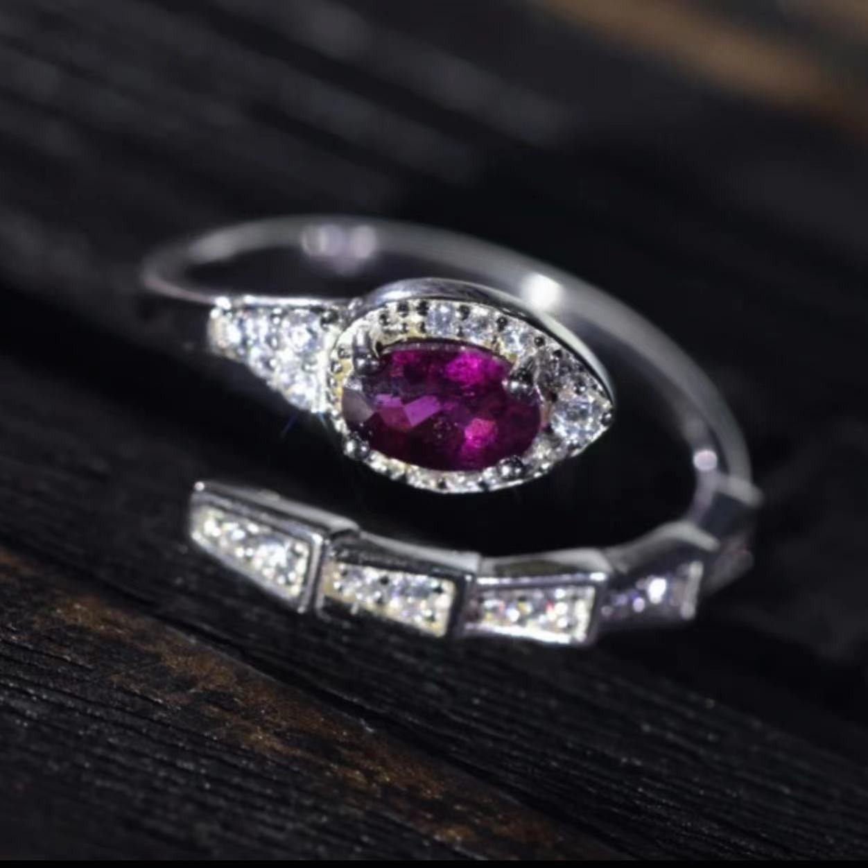 新款直播跨境抖音引流款仿真彩宝红宝石刚玉蛇骨戒指女开口欧美轻