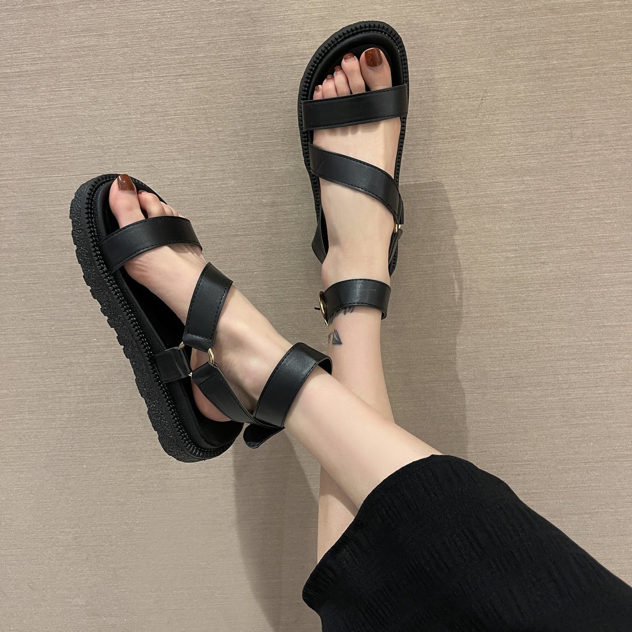 一字扣凉鞋女2021夏季新款仙女风平底凉鞋学生厚底松糕罗马女鞋批