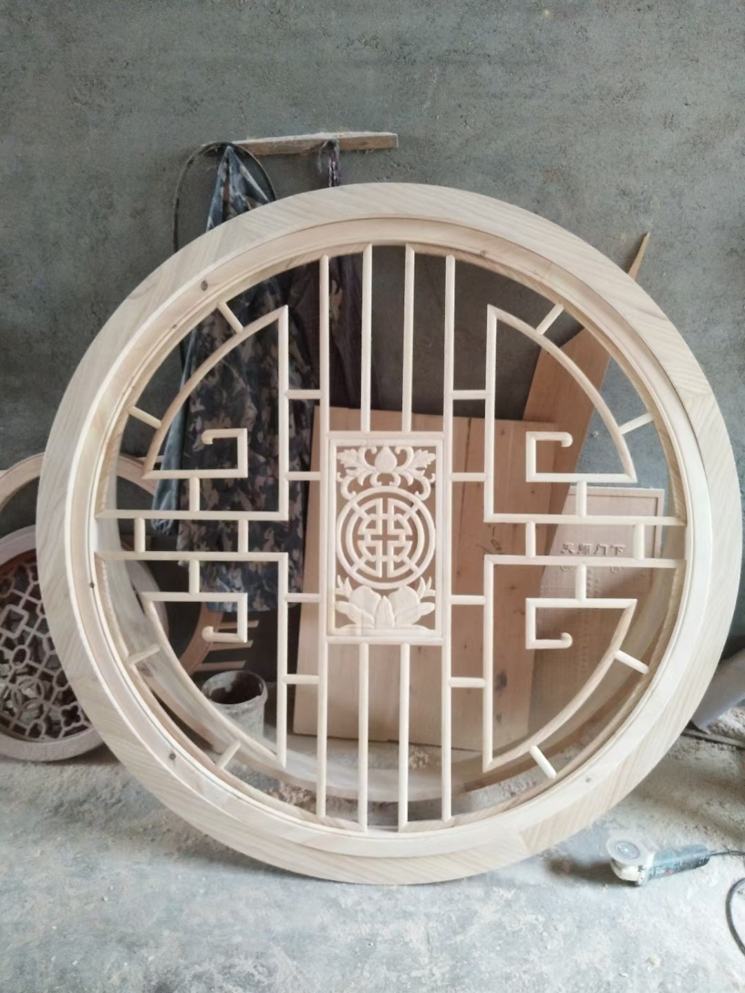 中式窗户花窗仿古镂空木窗中式木格窗圆形木窗实木制作东阳雕刻窗