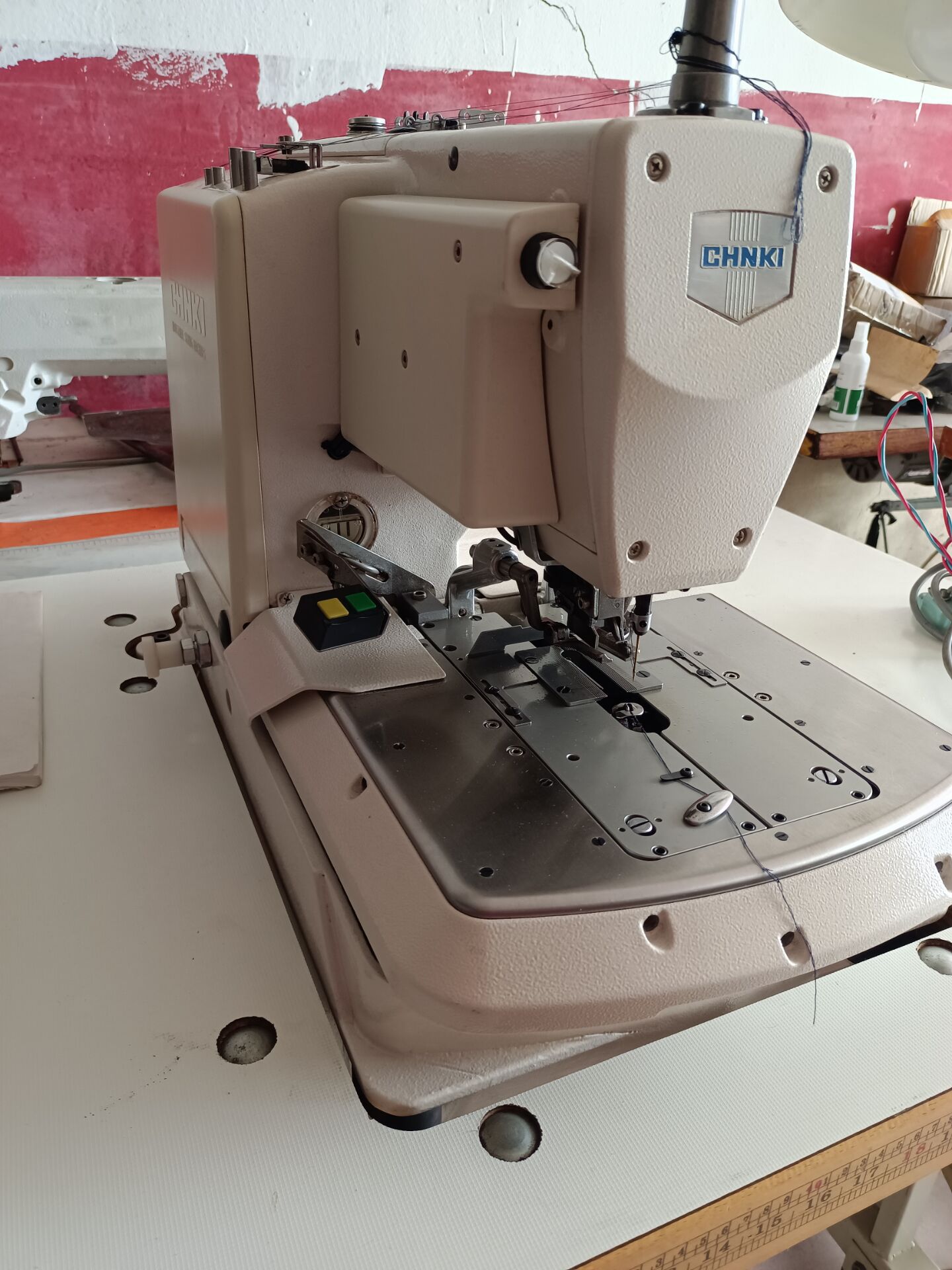 二手电脑直驱圆头锁眼机 牛仔扣眼机服装凤眼机工业缝纫机