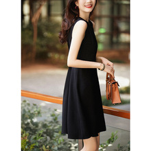 黑色连衣裙女2023夏季新款法式高级感简约气质小黑裙圆领无袖裙子
